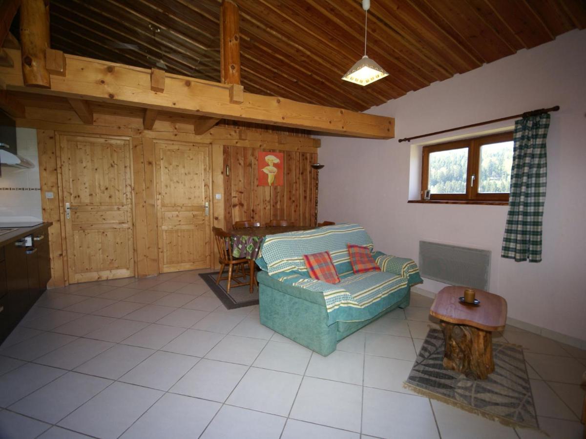 Cosy Holiday Home With Garden In Walscheid Kültér fotó